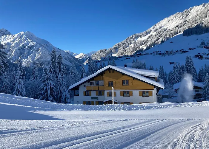 Gästehaus Tannegg Mittelberg